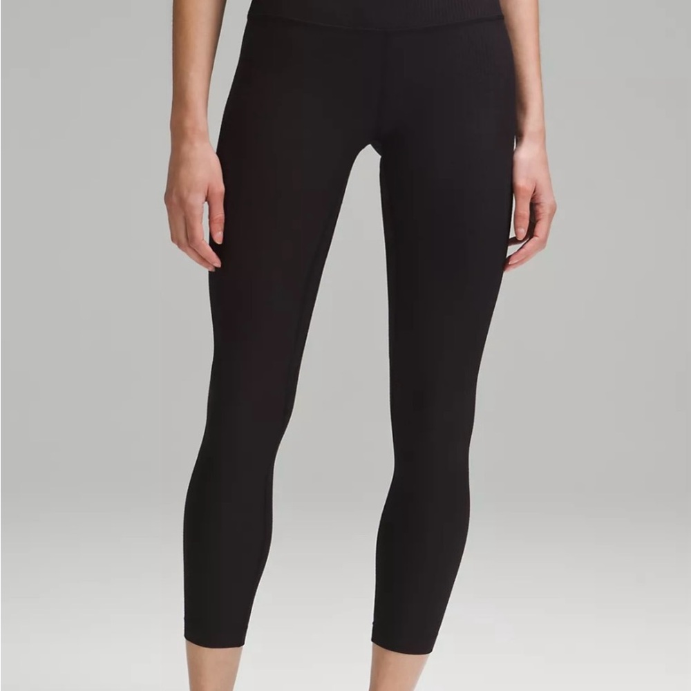 Lululemon NWT size 4 High Rise 25’ Grid w/Texture